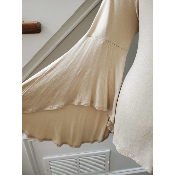 Entro Womens Beige Rayon Long Bell Sleeve Keyhole Neck Top Blouse Size Small - Picture 3 of 10